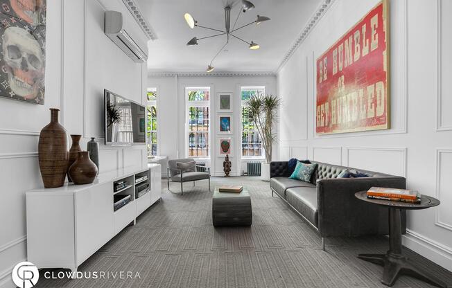 161 W 73 ST