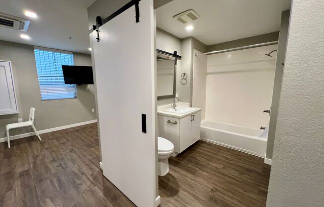 Studio, 1 bath, 319 sqft, $1,775, Unit 435-101