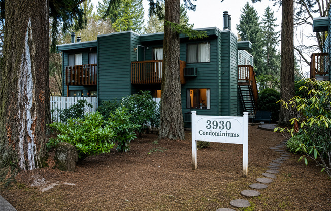 2 Bedroom Condo in Lake Oswego