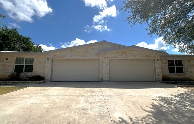 3-Bedroom/2-Bath Duplex in Lago Vista