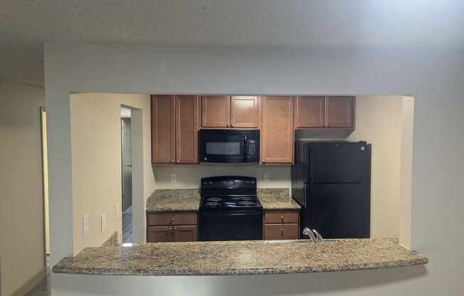 2 beds, 1 bath, 880 sqft, $1,750, Unit E101