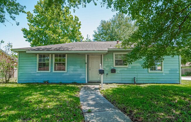 Affordable spacious 5bed/2bath single-family house!