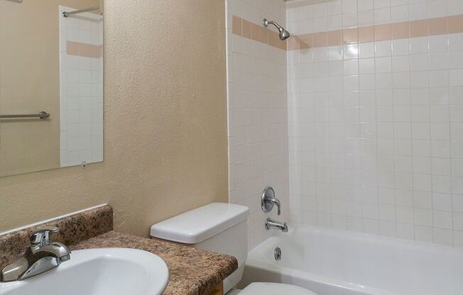 2 beds, 1 bath, 877 sqft, $1,225, Unit 158-C
