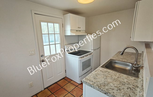 3401 E Bermuda St