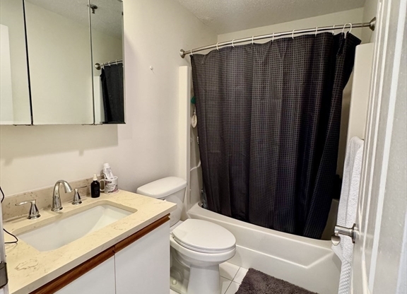 2 beds, 2 baths, 1,206 sqft, $3,000, Unit 402