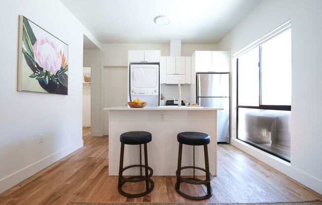 1033 CORONADO