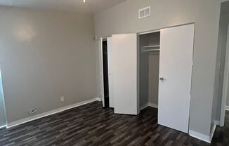 3 beds, 1 bath, $895