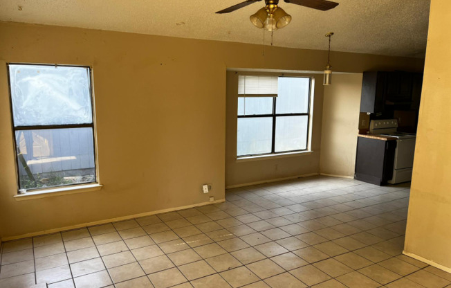 4011 COLONIAL SUN DR