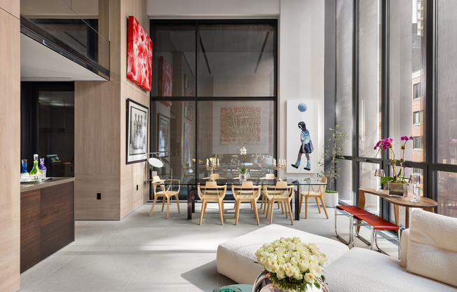 522 W 29 ST