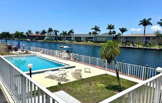 2/2 Beautifully Remodeled, Furnished, With Gulf Access