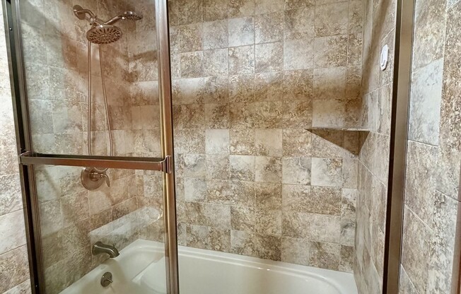 3 beds, 2 baths, 1,644 sqft, $4,600, Unit 711