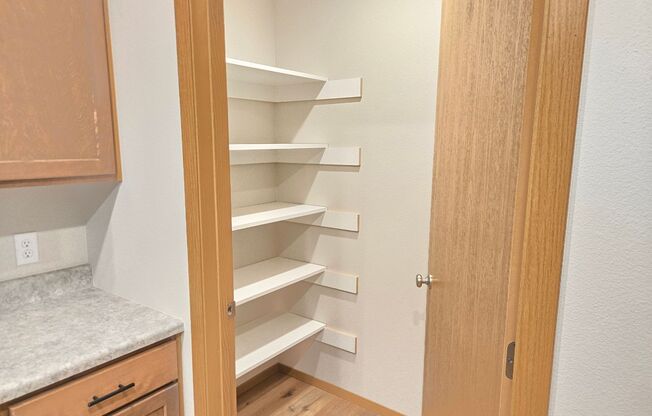 1 bed, 1 bath, 756 sqft, $1,025, Unit 3400 307