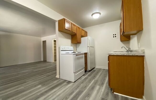 Post/ Maxwell Apartments