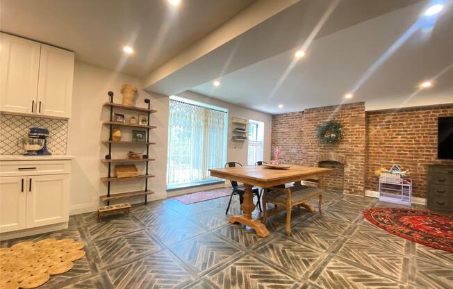 3 beds, 3 baths, 1,200 sqft, $5,500