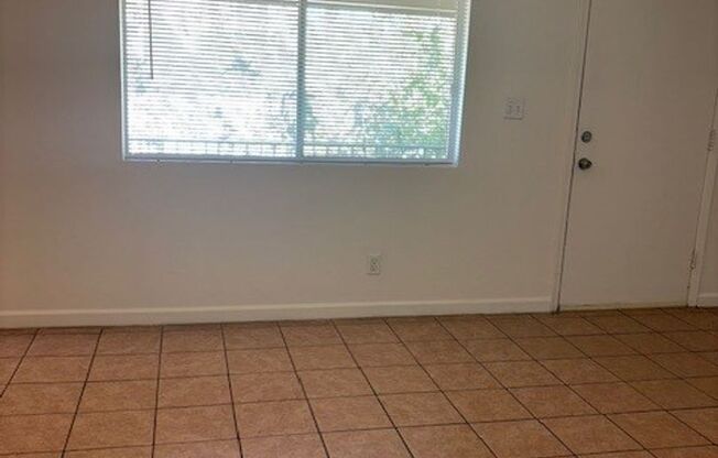 1 bed, 1 bath, 550 sqft, $1,000, Unit 08