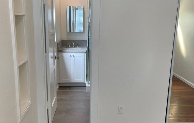 1 bed, 1 bath, $2,500