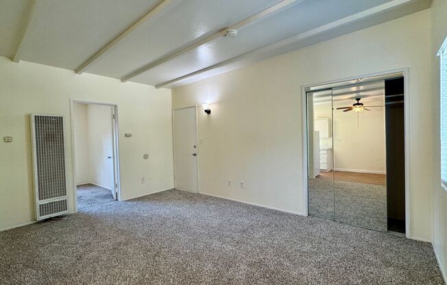 4284 3rd Ave