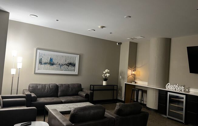 2 beds, 2 baths, 1,154 sqft, $2,100, Unit 501