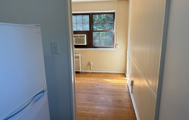 Studio, 1 bath, 487 sqft, $1,300, Unit Fifth 308
