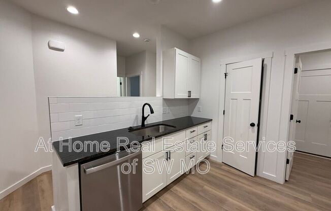 2731 W LATOKA