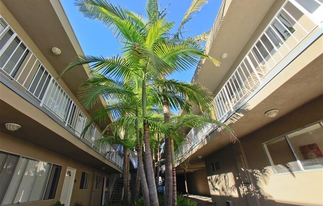 800 MEYER LN