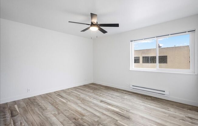 2 beds, 1 bath, $2,800, Unit 1182 Park Ave #E