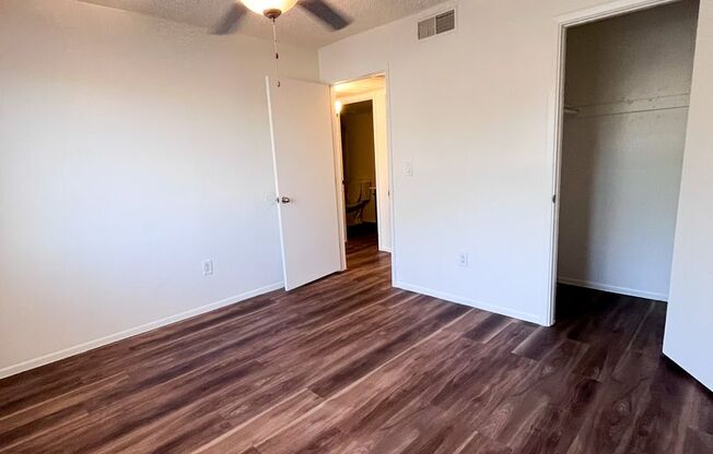 2 beds, 1 bath, 880 sqft, $1,275, Unit 214