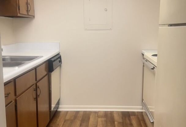 1 bed, 1 bath, 725 sqft, $970, Unit R01 Annex