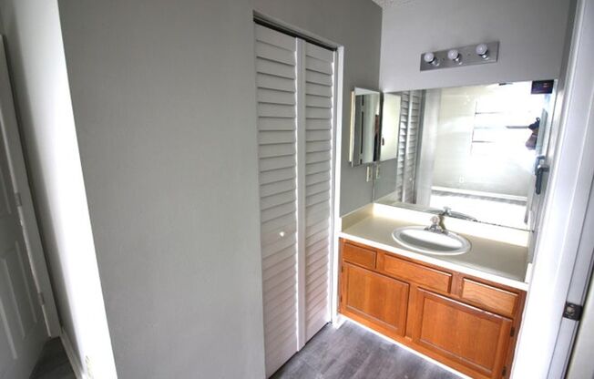 3 beds, 2 baths, $3,200, Unit # L 219