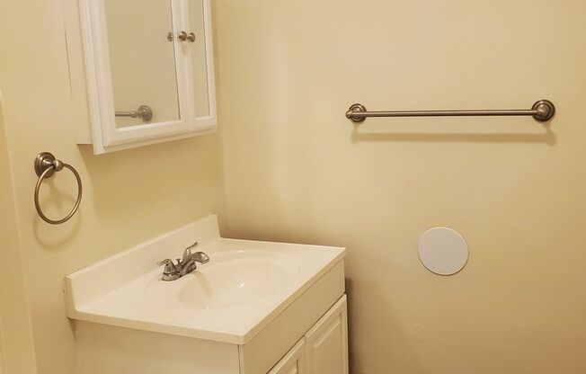 Studio, 1 bath, 550 sqft, $1,275, Unit 111