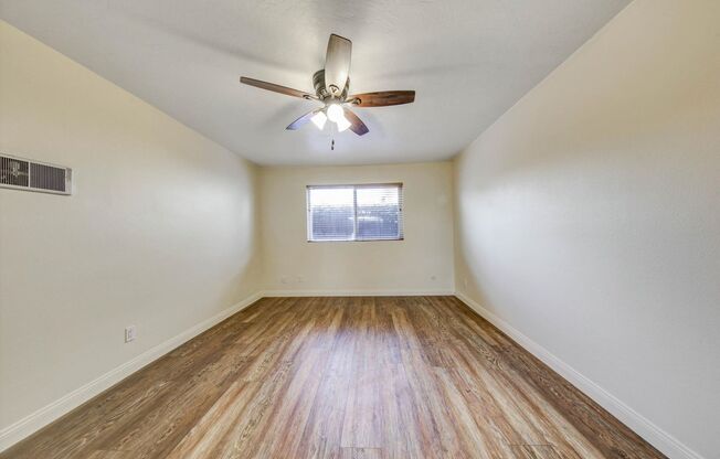 2 beds, 1 bath, $2,095, Unit # 47