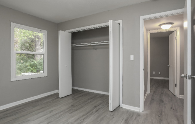 2 beds, 1 bath, 700 sqft, $925, Unit 2108-2 B