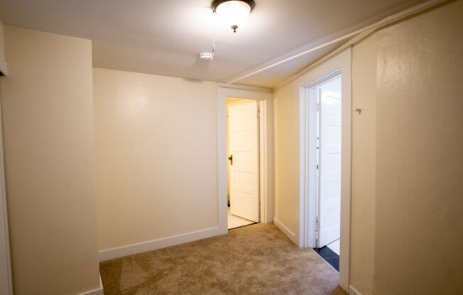 1 bed, 1 bath, $1,299, Unit 12