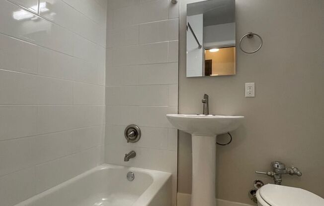 1 bed, 1 bath, 495 sqft, $1,575, Unit 110