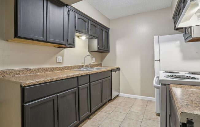 2 beds, 2 baths, $875