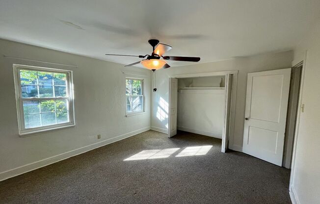 Beautiful Mt. Lebanon 4 bed 1.5 bath - Updated throughout, washer/dryer, off street parking.