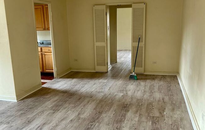 Top Floor 2 Bedroom Apartment  in Shadyside