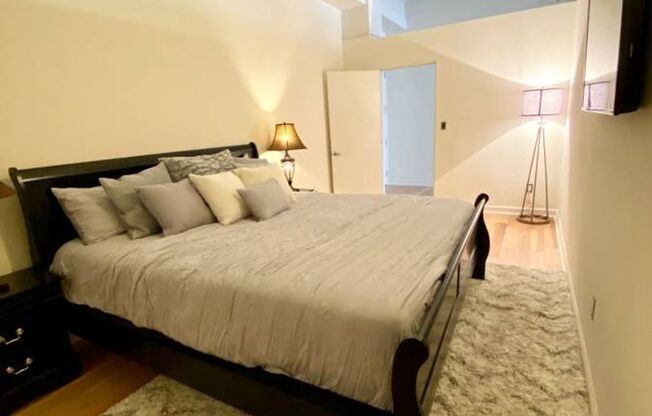 1 bed, 1 bath, 955 sqft, $2,300, Unit 202