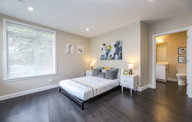 2 beds, 2 baths, 1,000 sqft, $3,350, Unit 412