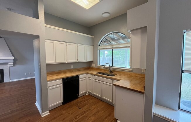 5990 CATALINA SUNRISE DR