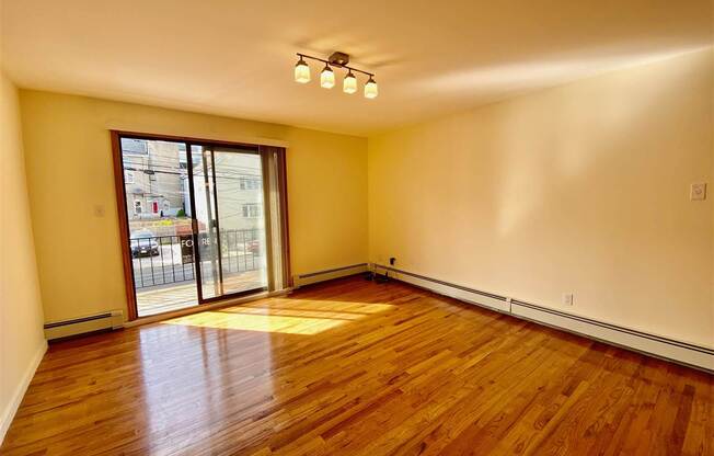 230 WEBSTER AVE