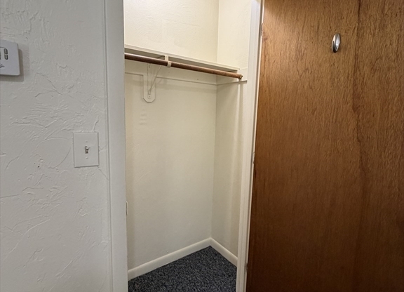 8 EXCHANGE CT