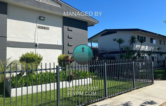 1881 Loma Vista St