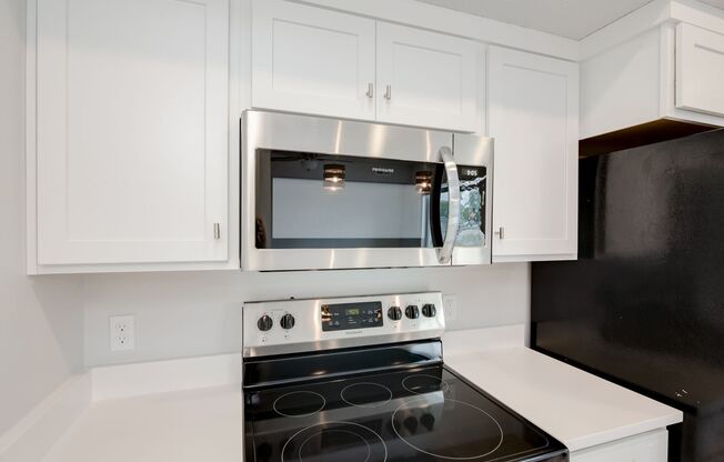 2 beds, 2 baths, $1,572, Unit L202