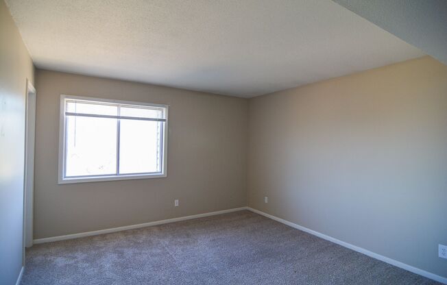 2 beds, 1.5 baths, 1,086 sqft, $1,190, Unit 5057-07