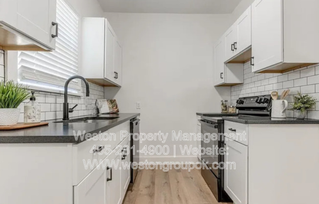 1132 NE 17 ST