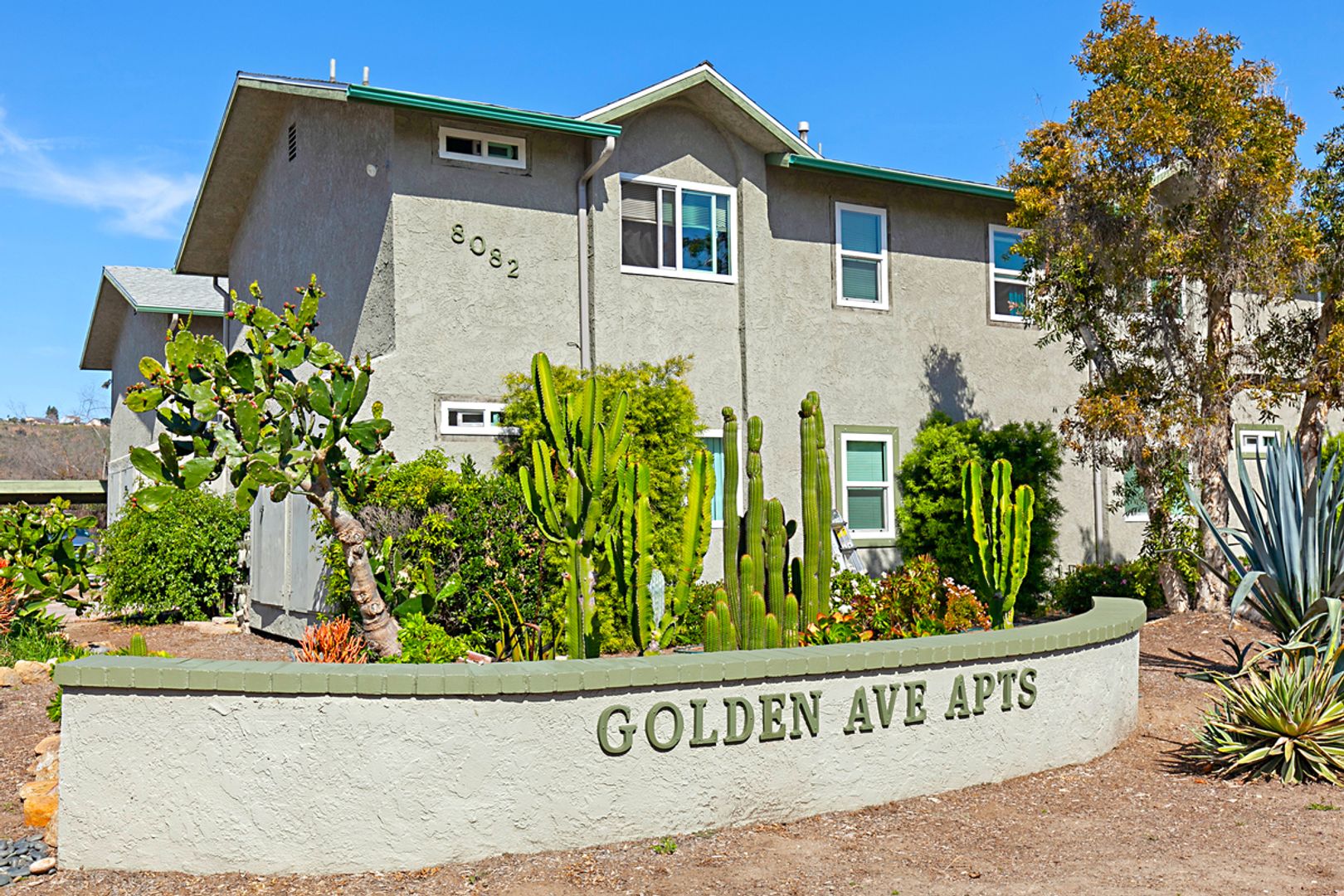 Golden - 8058-88 Golden Ave