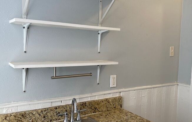 Gorgeous Studio Near The Pearl!