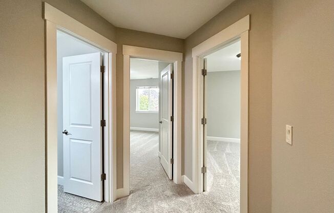 3 beds, 2.5 baths, $2,800