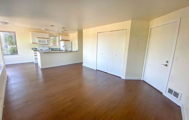 2 beds, 2 baths, 900 sqft, $2,795, Unit 201